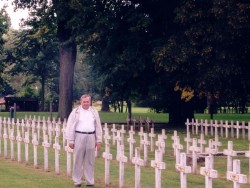 Na cmentarzu grenadierów polskich w Dieuze (Francja)   11 IX 2004 r.